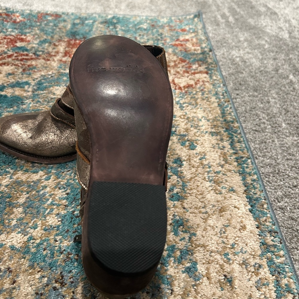 ✨NEW Stylish Bronze Metallic Ankle Buckle Boots 8.5 - Picture 9 of 10